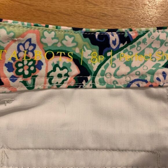 Talbots size 8P paisley Bermuda shorts - Picture 4 of 4
